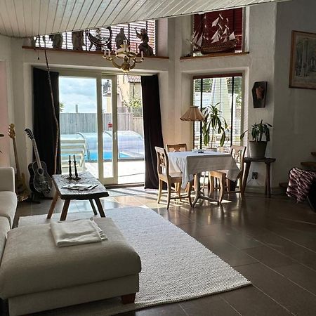 Modernt Hus Naera Stad Och Strand อึสตัด ภายนอก รูปภาพ