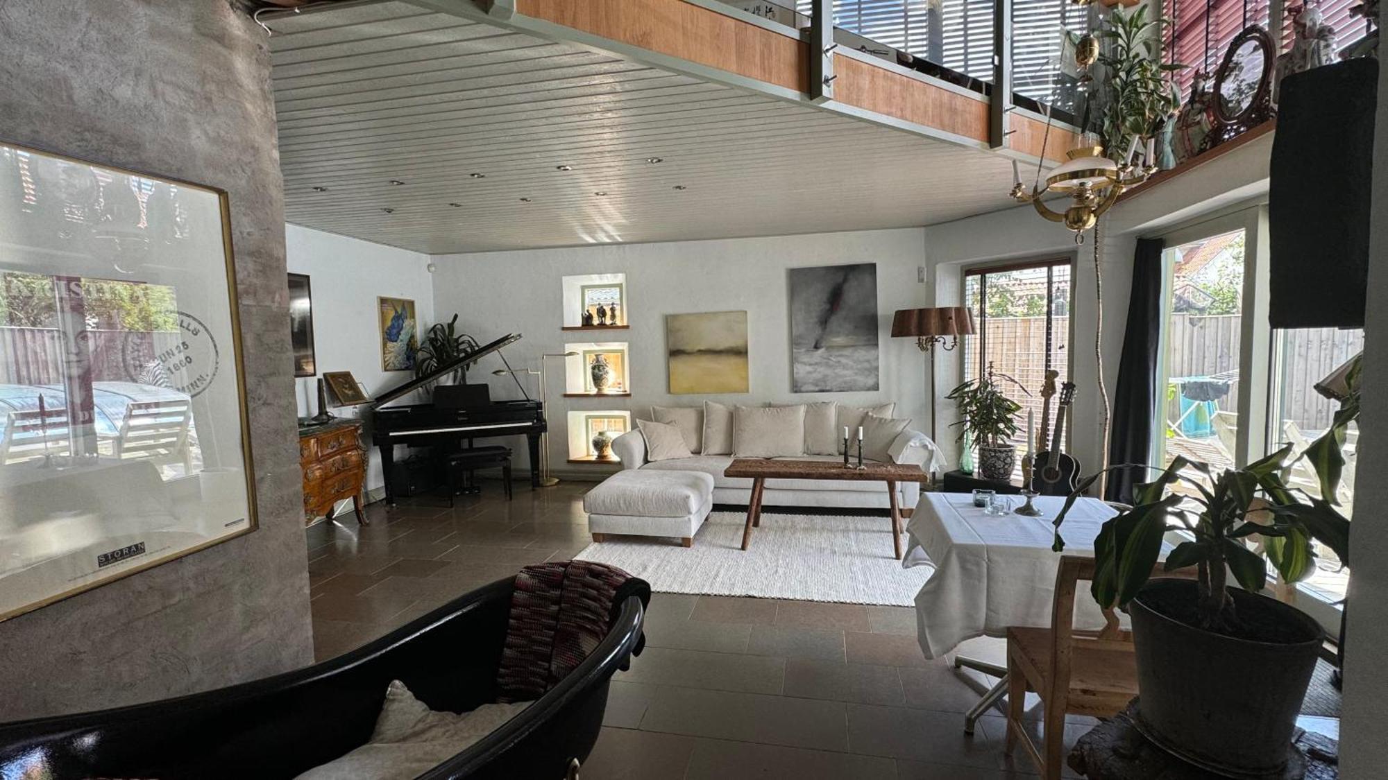 Modernt Hus Naera Stad Och Strand อึสตัด ภายนอก รูปภาพ